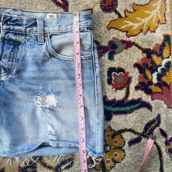 low-rise Levi's 501 Selvedge White Oak distressed denim shorts, W25 - Picture 11 of 12